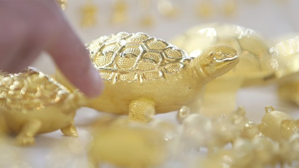 위기에 빛나는 '금테크'…올해 투자수익률 24%