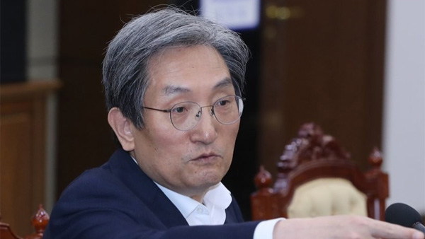 '아파트 2채' 노영민 비서실장, 서울 반포 아파트 내놓는다