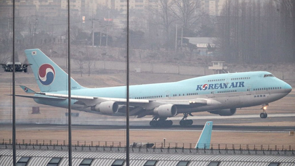 중국 우한 교민 330여명 태운 2차 전세기 김포공항 도착