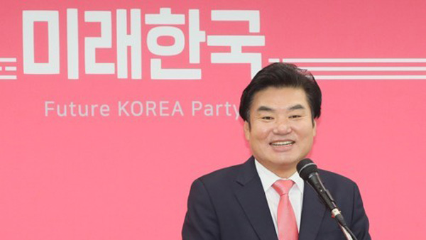 원유철 "교섭단체되면 선거에 유리"…의원 추가 이적 열어둬