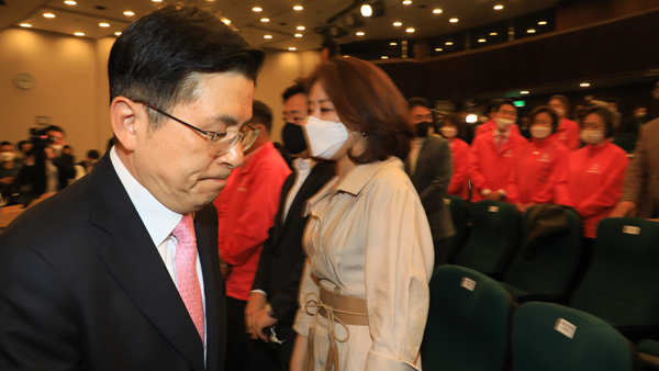 '대권 주자' 황교안, 총선 패배로 1년2개월 만에 퇴장