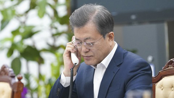 [한국갤럽] 문 대통령 국정 지지도 64%…1년 6개월 만 최고치 