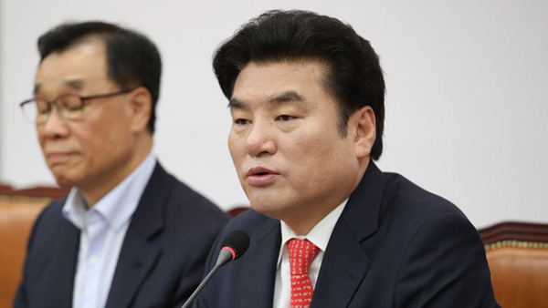 미래한국당 당직자들 "합당 시까지 당무 거부"…지도부 압박