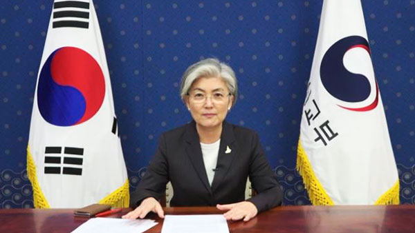 [외통방통] 미·중에 끼인 한국…K-방역 발판으로 '중견국 외교' 시동