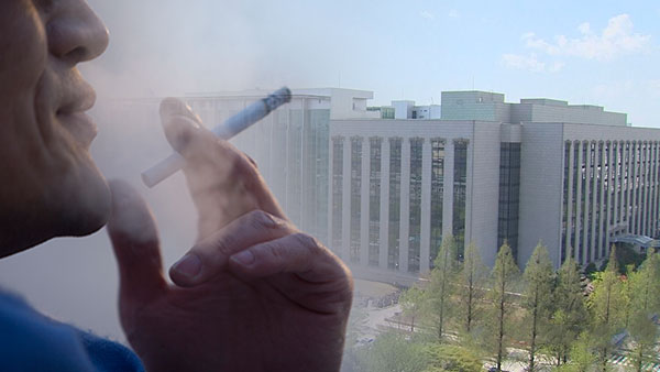 [국회M부스] "의원님, 제발 좀! 나가서 담배 피우세요"