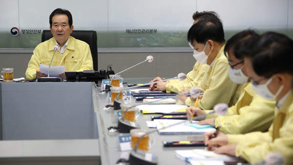 정 총리 "이번 주말부터 교회에서 핵심방역수칙 의무화…협조 당부"