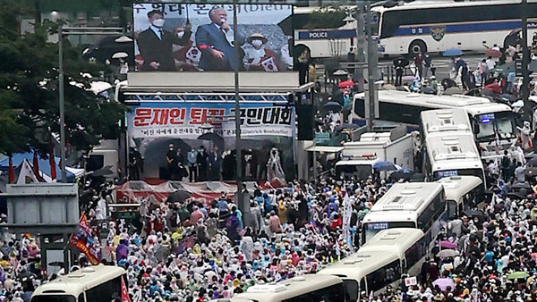 민주, '광화문집회' 허가한 법원 비판…재발 방지법도 발의 
