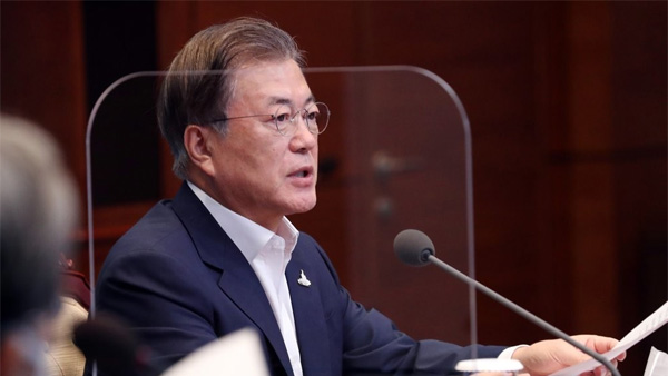 문 대통령 "파업 의사 짐 떠맡은 간호사, 최선 다해 지원할 것"