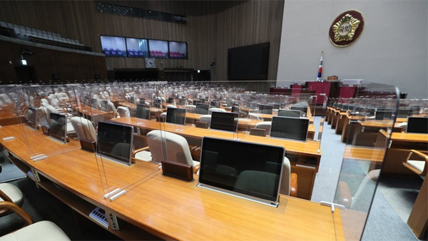 국회 출입기자 또 확진…개방 이틀만에 다시 부분폐쇄