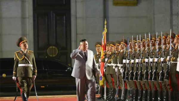 북한, 김정은 '무력총사령관' 격상…군 장성에 '장군' 호칭도