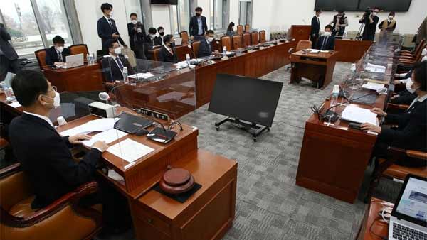 공수처장 후보군 압축 지연에…여 "의도적 지연" vs 야 "납기일 맞춰야 하나" 