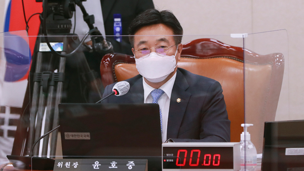 법사위원장 "단호하게 공수처법 개정… 12월 2일 본회의 처리"