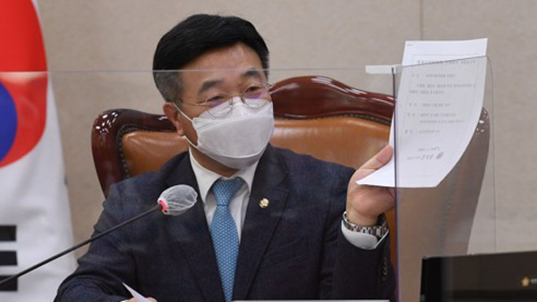 êµ­ë¯¼ì˜íž˜ ìœ¤í˜¸ì¤' ë²•ì‚¬ìœ„ì›ìž¥ ì§•ê³„ì•ˆ ì œì¶œ ì¸ê²©ëª¨ë…