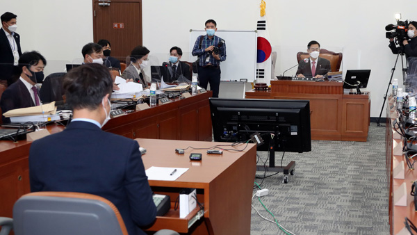 공수처장 후보 선정 앞두고 야 "바카라 가상 머니 사이트 선임부터" vs 여 "지연 작전"