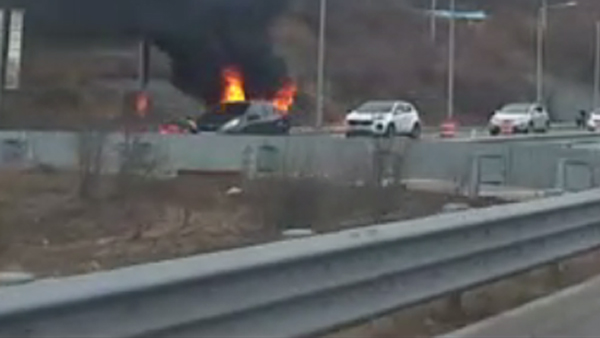 서울양양고속도로 군자2터널 근처 차량 화재…인명피해 없음