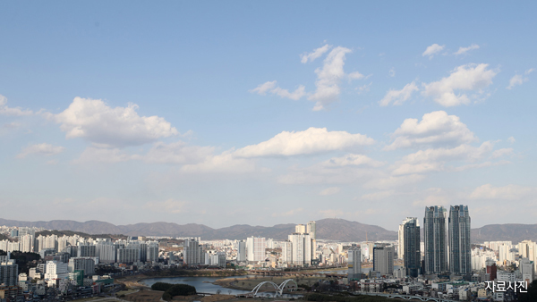 날씨 오늘 밤 전국 맑지만, 미세먼지 농도는 '나쁨'