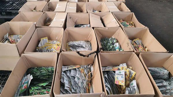 중국에 팔려고 사재기한 마스크 2만9천장 들통…업자 2명 적발