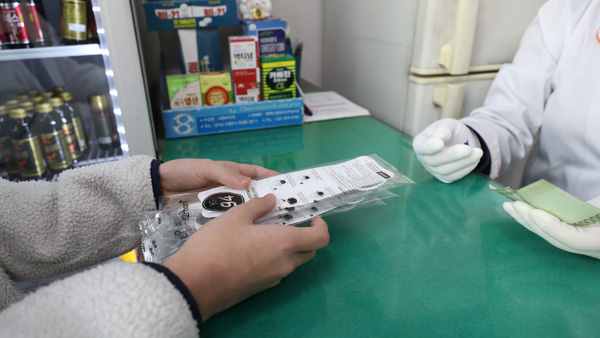 주중에 못 산 마스크 주말에 산다…"물량 부족에 허탕칠 수도"