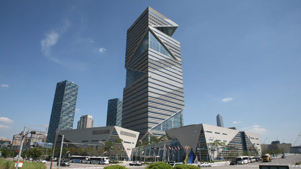 확진자 2명 '녹색기후기금' 위치한 송도 G타워 폐쇄