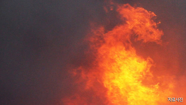 경기도 시흥 에어컨 설치 공장서 불…인근 주민 50명 대피