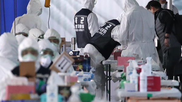 코로나19 확진환자 81명 추가 확인…모두1만237명