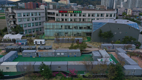 '코로나19 장기화 대비' 감염병 전담바카라사이트 신고 일부 일반 병상으로 전환