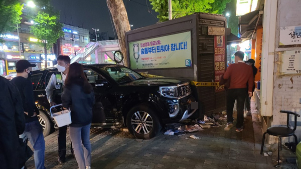 서울 종로서 SUV 인도 덮쳐…6명 부상