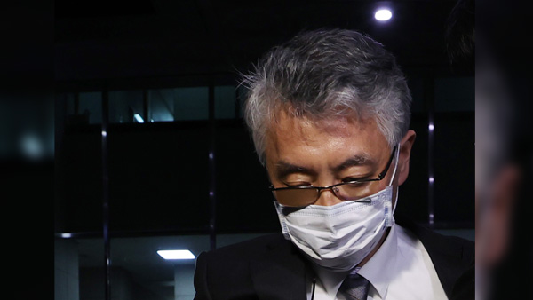 내부정보 이용해 손실 피한 신라젠 문은상 대표에 구속영장 청구