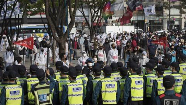 '코로나 확산 방지' 속 노동절 집회 연 시민단체 내사 착수