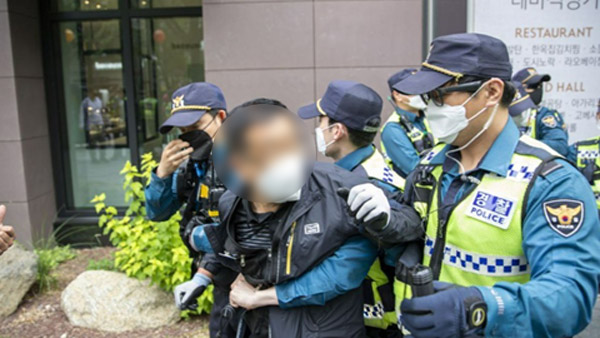 '무급휴직 반발' 아시아나 하청업체 노조 농성장 강제철거 