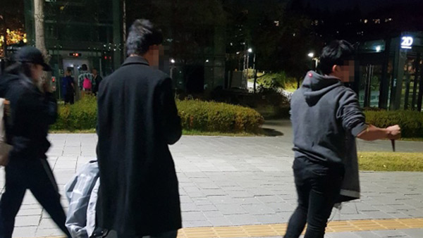 홍콩시위 지지 현수막 훼손한 중국인 유학생 8명 약식 기소