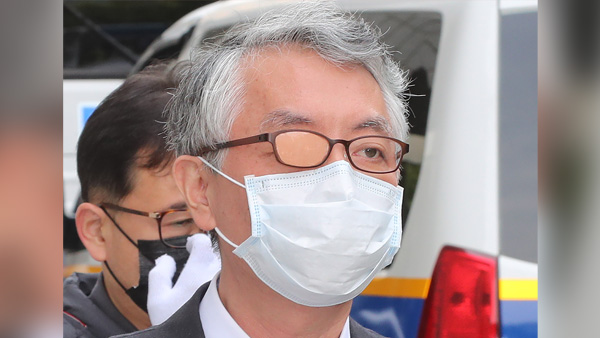 '미공개 정보 이용 주식 거래' 신라젠 전무도 구속