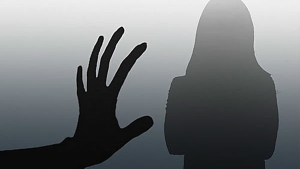 제자 성추행 혐의 교수 재판 도중 법정구속