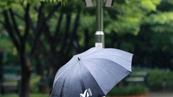 [날씨] 내륙지역 곳곳 소나기…강수량 50mm