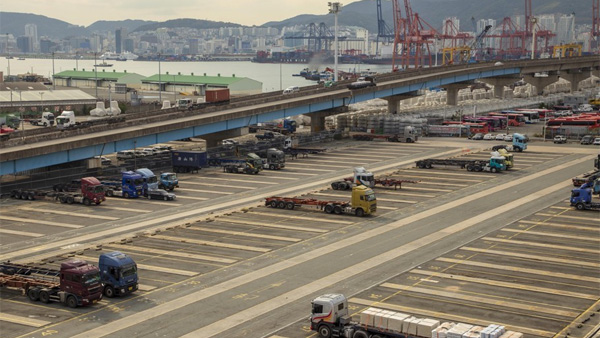 화물 운전자가 적재량 측정 방해하면 회사도 처벌 '위헌'