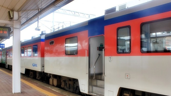 경기 안양 명학역에서 40대 추정 남성 열차에 치여 숨져