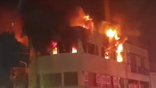 진주서 3층짜리 건물 화재…1명 부상