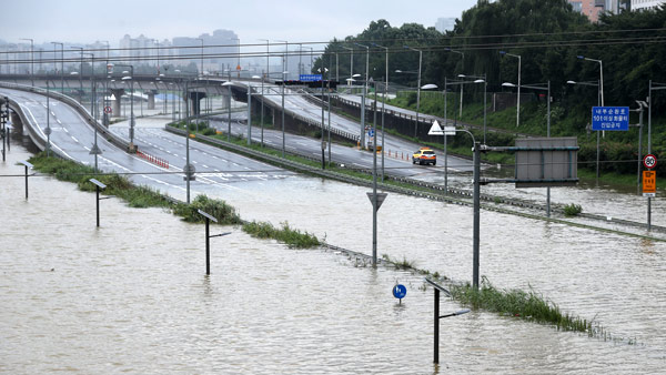 서울 동부간선도로 오후 7시부터 교통 전면통제 