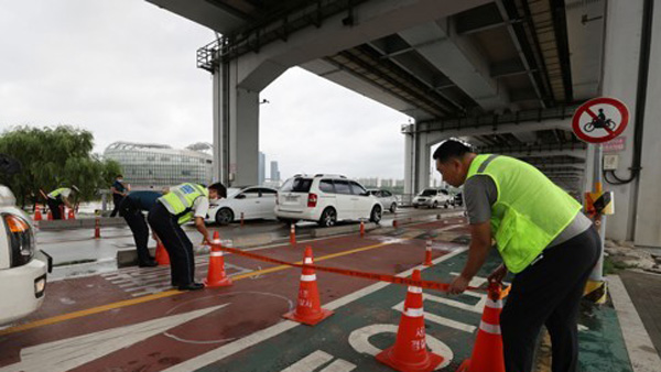 수도권 호우주의보에 잠수교 보행자 통행제한…곳곳 차량 통제도