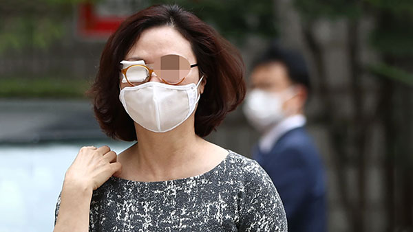 [조국·정경심 재판 LIVE⑮] '딸 봤다' 증언 또 나왔는데…공소장 다시 바꾼 검찰