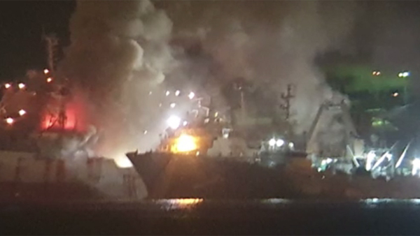 확진자 나온 감천항 어선 불…15시간 만에 꺼져