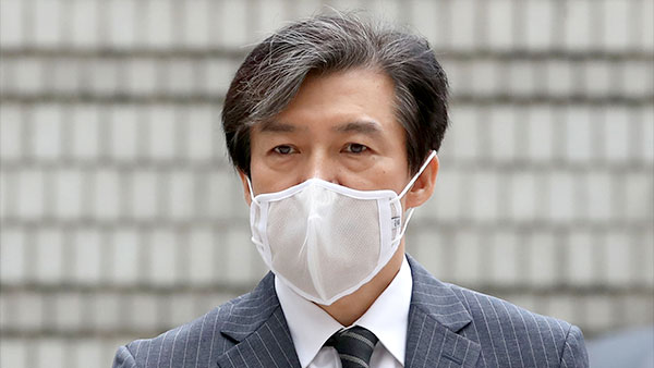 [조국·정경심 재판 LIVE⑲] 300번 넘게 "형사소송법 148조" 반복한 조국