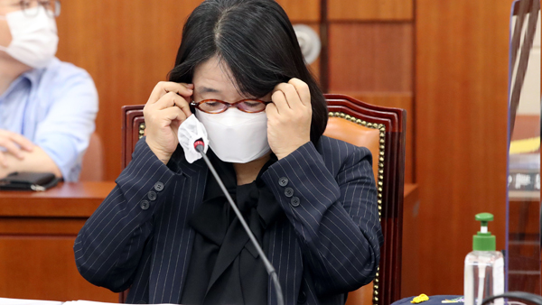 '정의연 후원금 의혹' 윤미향, 다음달 26일 재판 시작