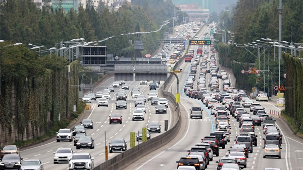 추석 연휴 막바지 귀경길, 오후 4-5시 '가장 혼잡' 예상