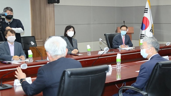 정부 "병원장 대국민 사과 다행…의대생 구제 불가 입장 변함없어"