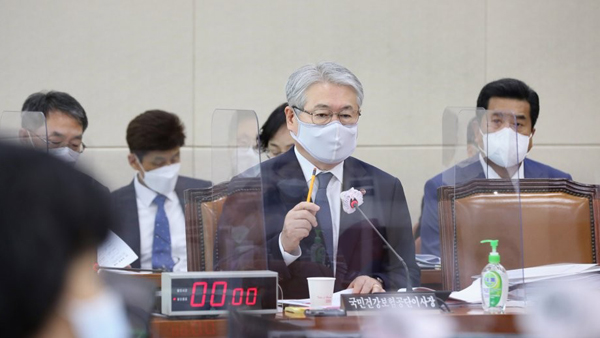 김용익 건보공단 이사장 "보험료율 상한선 개정 논의해야"