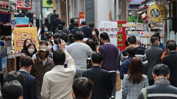 "코로나19 장기전 대비"…정부, 오후 '거리두기' 개편안 발표