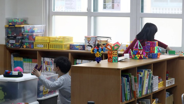 초등 돌봄교실 내일 '스톱' 비상…돌봄전담사 절반 6천명 파업