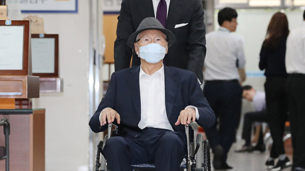 'MB 집사' 김백준, 특활비 수수 혐의 무죄·면소 확정