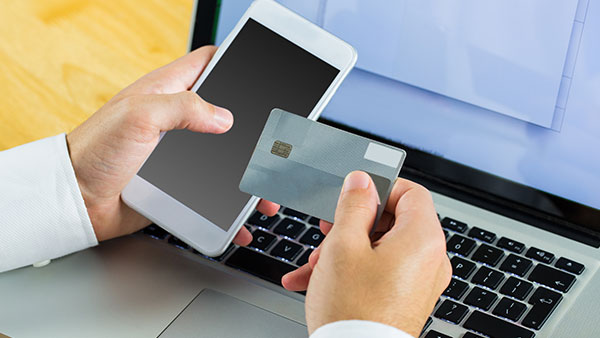 온라인 중고 명품 거래 사기 20대 일본서 강제 송환